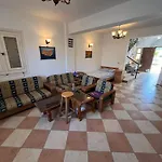 Luxury Inn: 3Br Villa In North Coast Area 61 Km