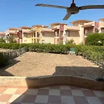 Luxury Inn: 3Br Villa In North Coast Area 61 Km