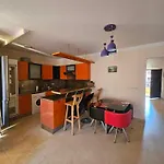 Esplanada Beach Apartment