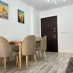 Luxury Inn: 2Br Amazing Location In Madinaty B11