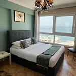 Downtown Sea View Suites