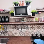 Ma Maison Gleem, Alexandria