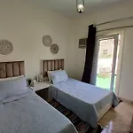 Villa In A Compound With A Rooftop In Sheikh Zayed