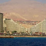 بورتو السخنة ابراج على البحر