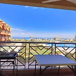 بورتو السخنة ابراج على البحر