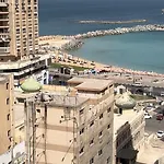 شقة للايجار اليومى فى اميز موقع على كورنيش الاسكندرية فى منطقة سيدى بشر Apartment For Daily Rent In An Excellent Location On The Alexandria Corniche In The Sidi Bishr Area