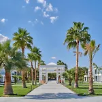Maritim Jolie Ville Resort & Casino