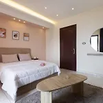 Alex Inn Suites & Rooms