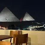 Cheristo Pyramids View Inn