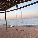 Anne Sinai Best Camp