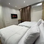 New White Pyramids Inn