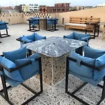 Lady Queen Apartment