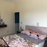 Lady Queen Apartment