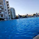 Seaview Hotel Apartment Steps From Downtown, Free Wifi