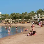 Hostgool Seaside Chalets Mirage Bay Resort & Aqua Park