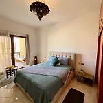 Luxury Beachfront Studio- Foreign Nationals Only