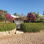Private Vacation House At Domina Coral Bay
