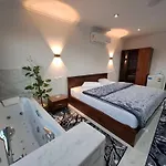 New Asser Hotel Pyramid
