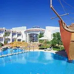 Ivy Cryene Island Resort & Aqua Park