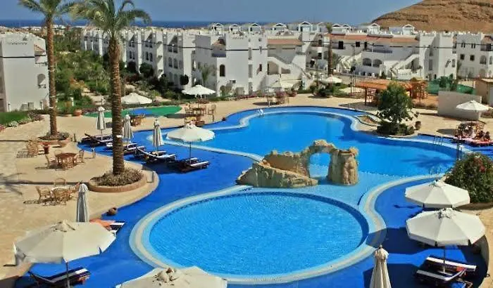 Lovely One Bedroom Apartment Within Cozy Compound Including Swimming Pool, Supermarket. Perfect Location At Neama Bay With Access To Public Transportation