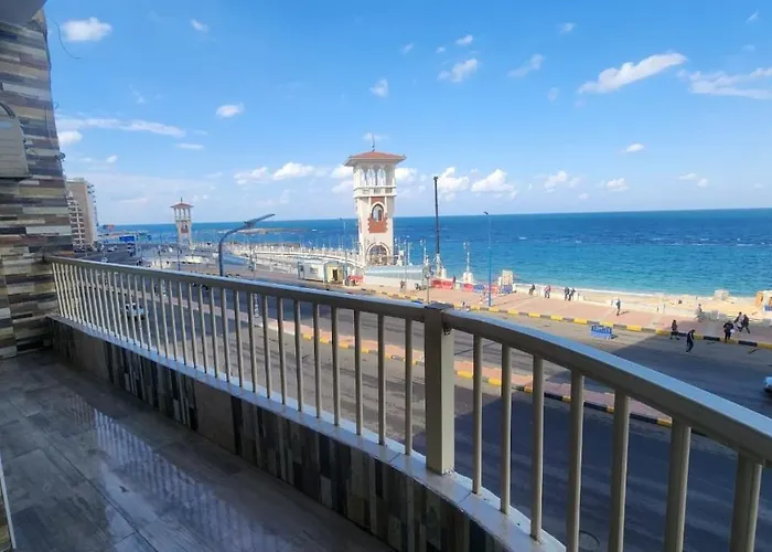 شقة فندقية مكيفة ميامي ع البحر مباشرةً