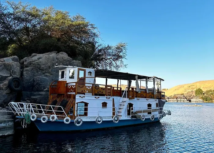 Houseboat Hotel And Nile Cruises Zainoba