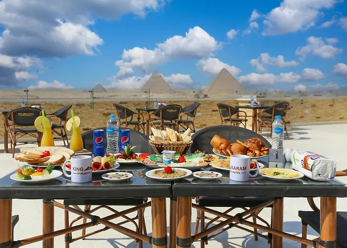 Venus Pyramids Inn - Top Roof Access W Free Break Fast