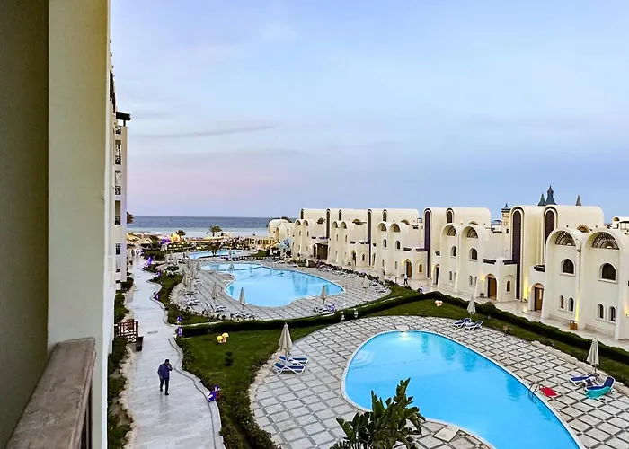 Luxury Beachfront Studio- Foreign Nationals Only