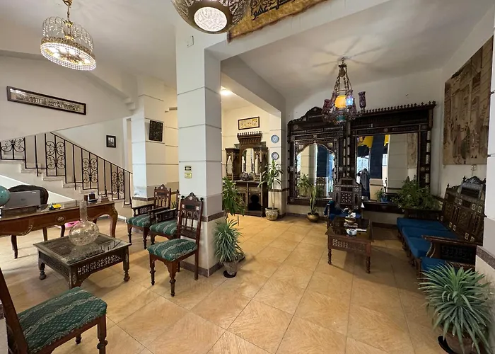 Osiris Pyramids View Inn