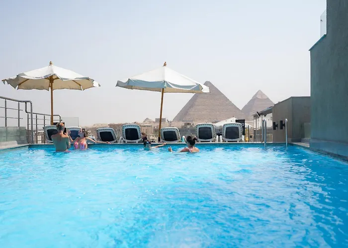 Pyramid Front Hotel