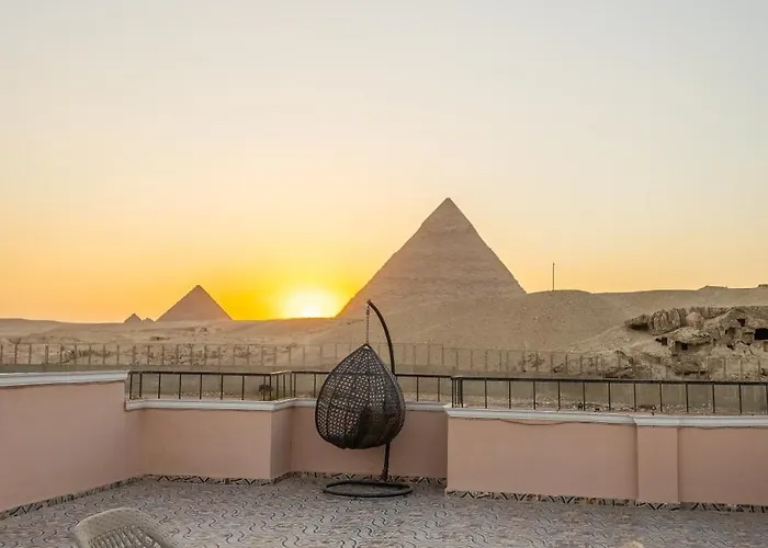 Grensha Pyramids Inn
