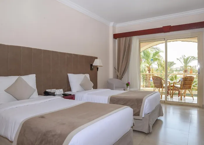 Brayka Bay Reef Resort