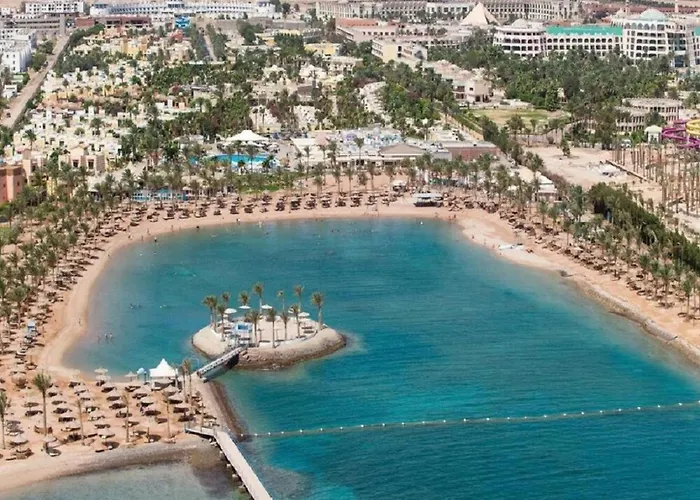 Hostgool Seaside Chalets Mirage Bay Resort & Aqua Park