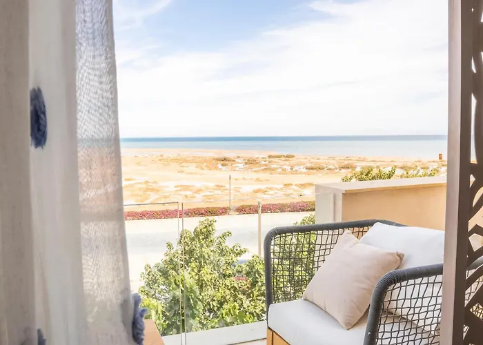 Mangroovy Seafront Condo - Great Kite Surfing