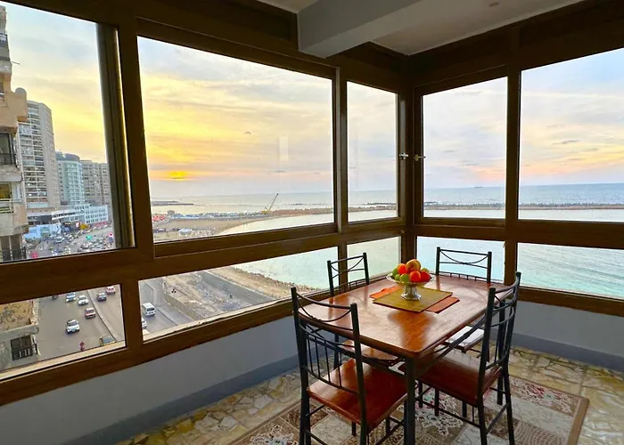 First Row Spacious Seaview Apartment