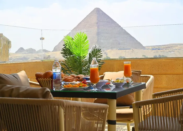 Night Pyramids Inn Hotel