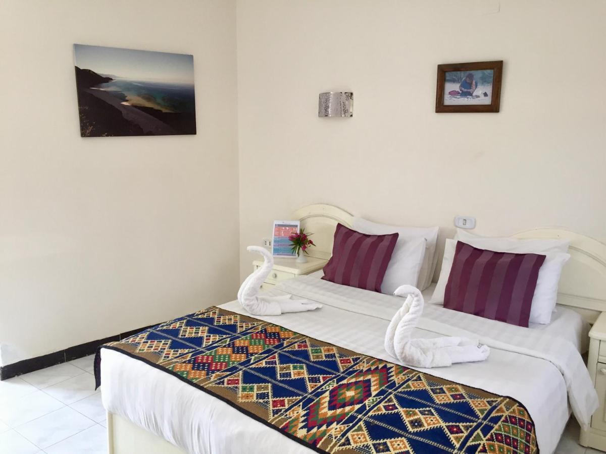 Resort Coral Coast