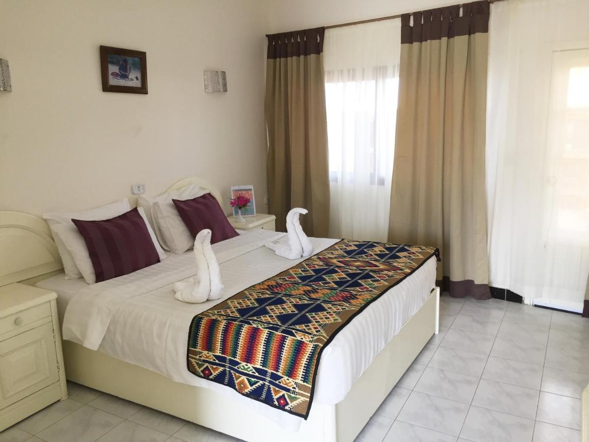 Coral Coast 3*