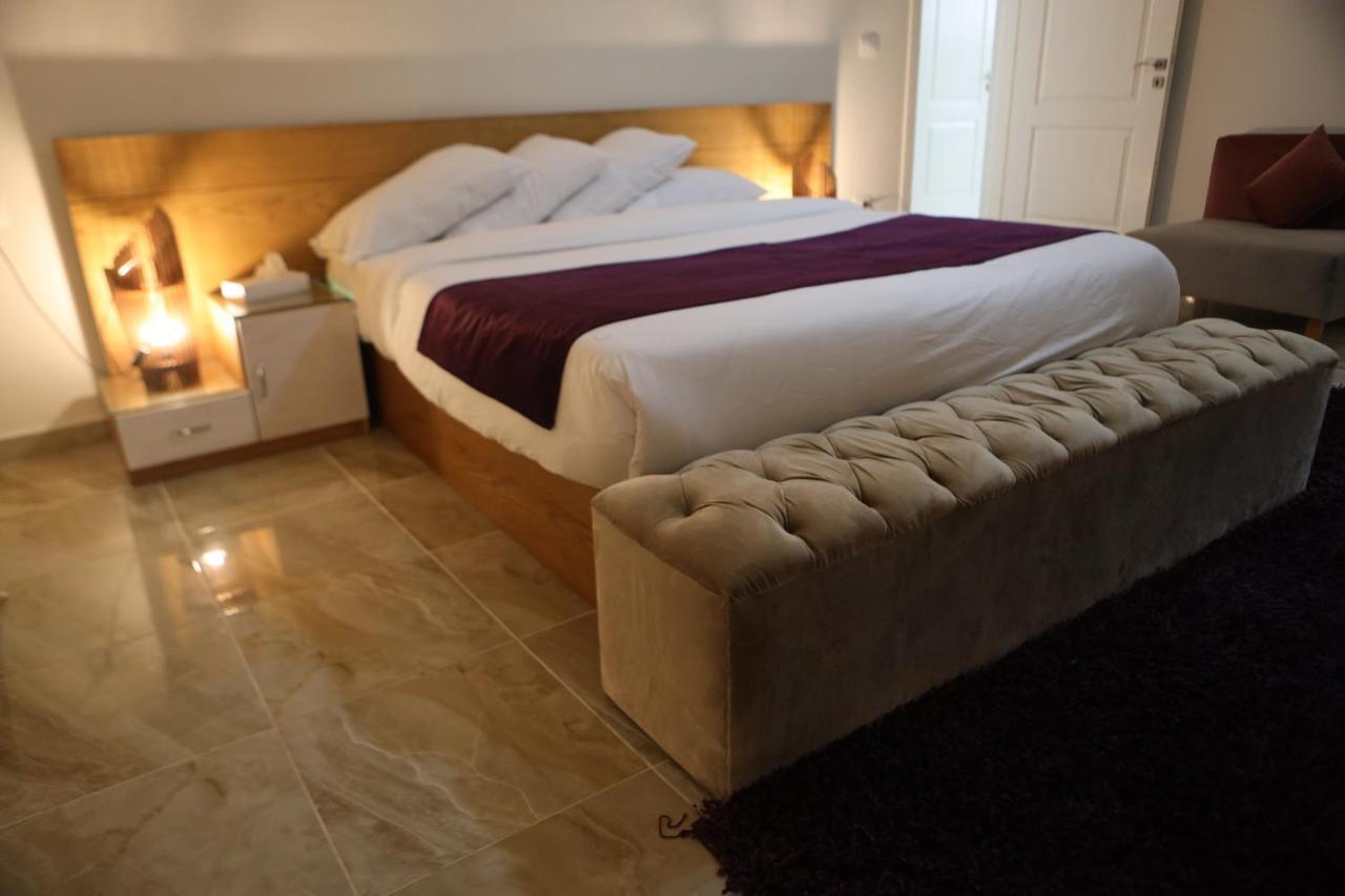 Resort Marseilia 4 - Families Only