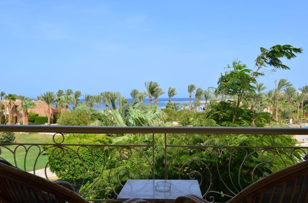 Brayka Bay Reef Resort 4*