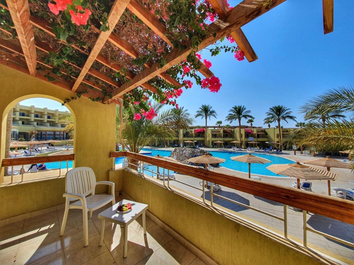 Palm Families And Couples Only Resort