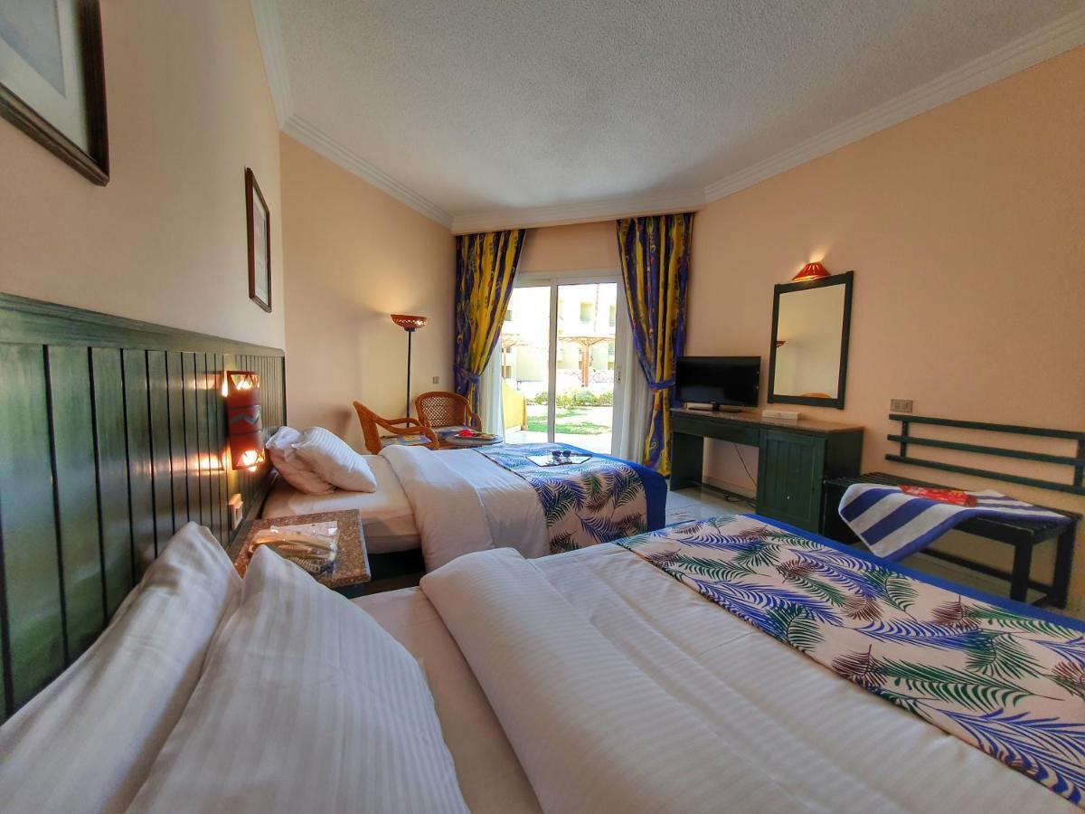 Resort Palm Families And Couples Only 4*