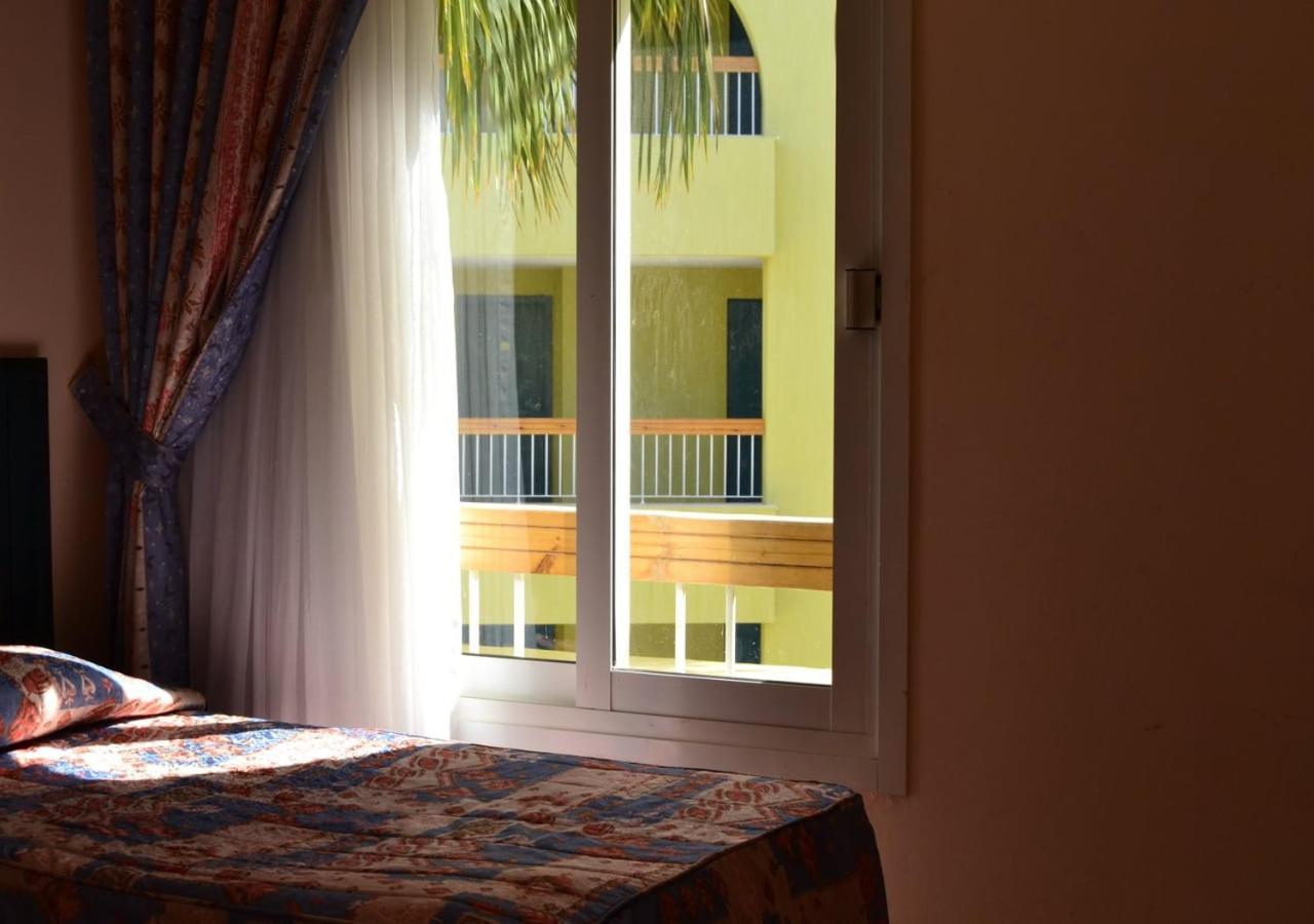 Resort Palm Families And Couples Only 4*