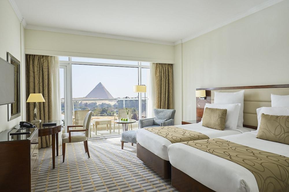 Cairo Pyramids Hotel 5*