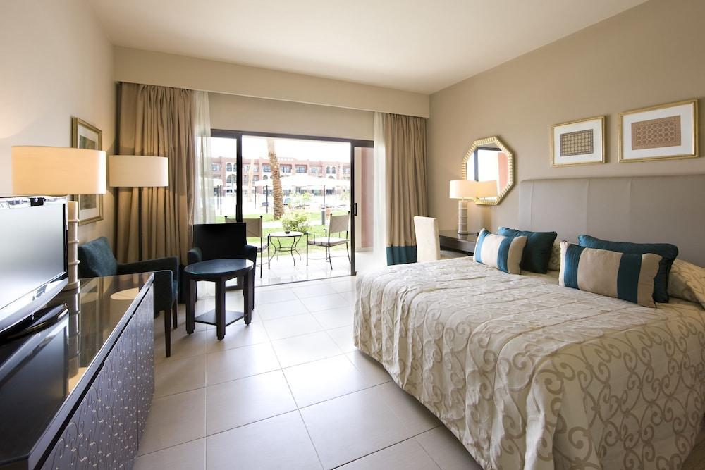 Jaz Tamerina, Almaza Bay 5*