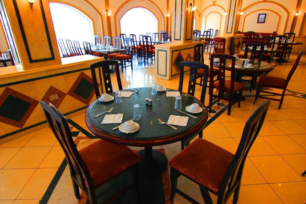 Coral Hills Resort 3*