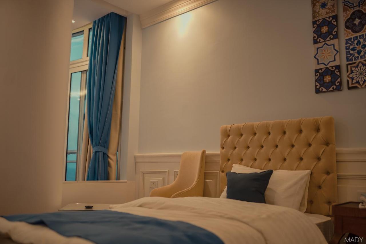 Miramar Boutique * Alexandria