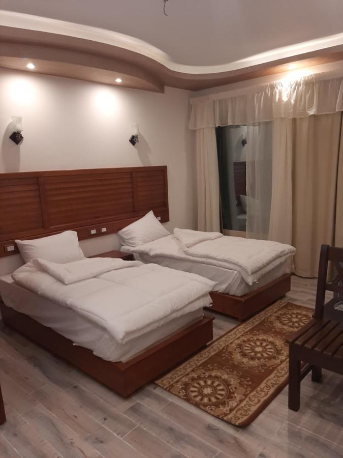 Diamond House 3*