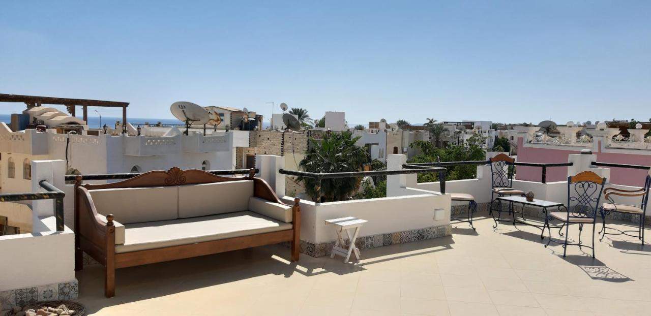 Apartment D60 *
