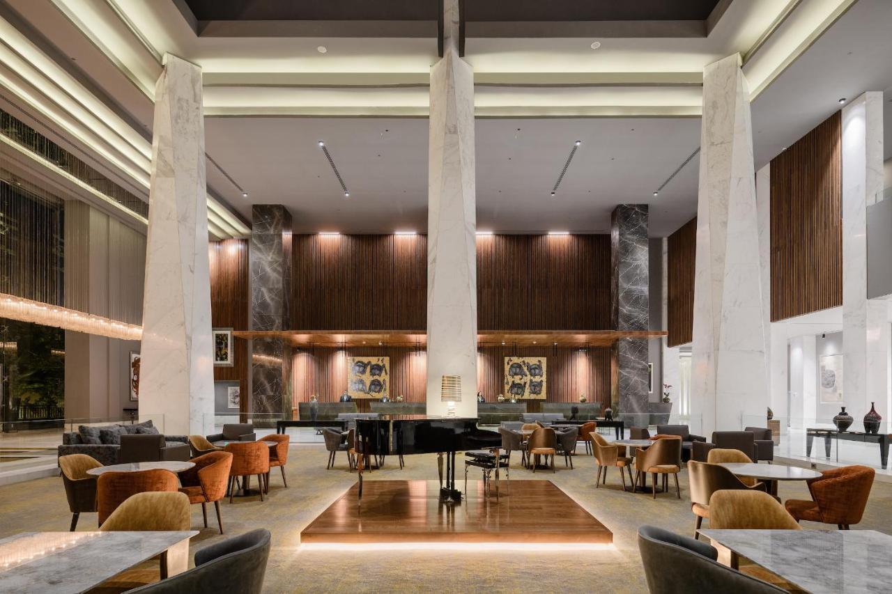 Dusit Thani Lakeview Cairo
